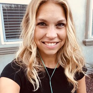 Meet your Posher, Em